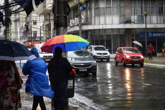 Espírito Santo tem alerta para 71 cidades e chuva continua até o fim de semana.