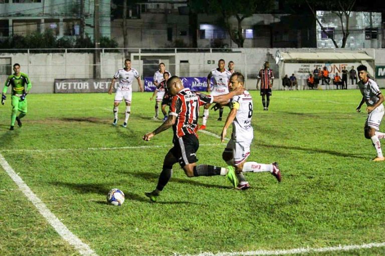 Serra sofre goleada no Robertão em noite de Gui Mendes