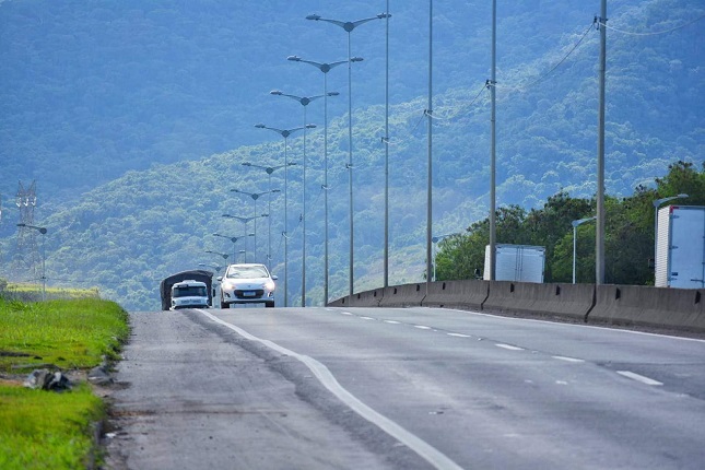 Concessão da BR-101 no ES vai continuar com a Eco101, afirma ministro dos transportes.