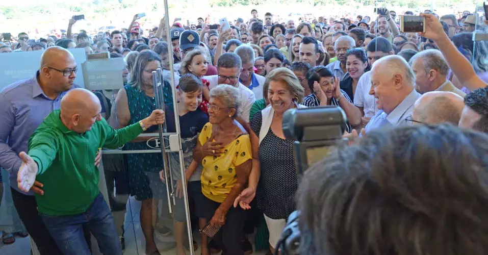 Saudado nas ruas, Hang deve disputar o Senado por Santa Catarina.