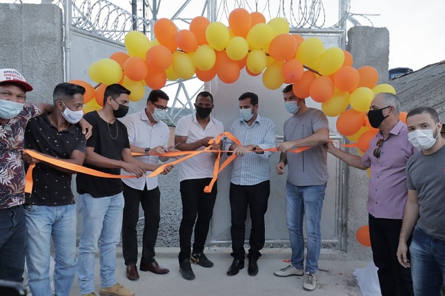 Prefeito de Pedro Canário inaugura torre de telefonia móvel no Distrito de Taquaras. 