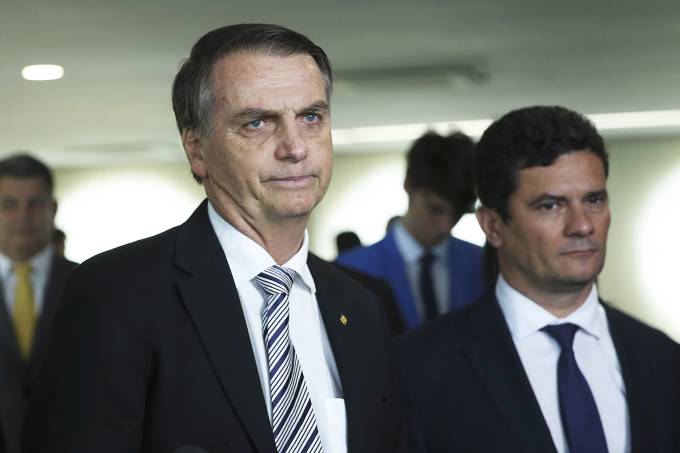 Presidente Bolsonaro afirma que deve indicar Moro para STF no ano que vem