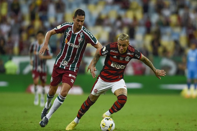 Flamengo e Fluminense jogam pelo título da Taça Guanabara.