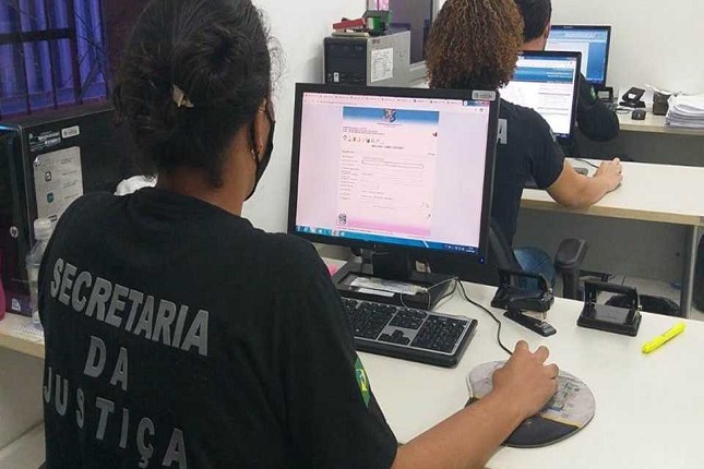 Estado oferta concurso com mais de 500 vagas de nível médio e salário de R$ 4 mil