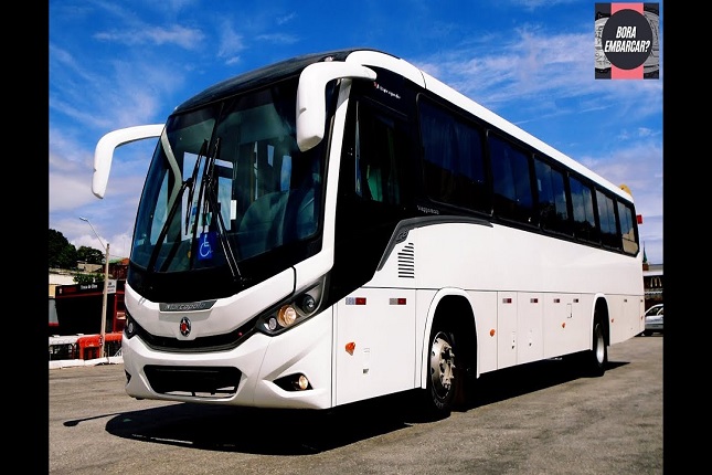 Prefeitura de Pedro Canário entrega novo ônibus para transporte de pacientes.