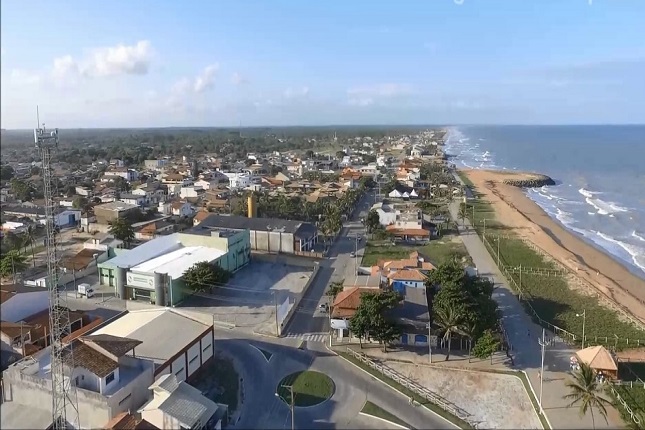 Visite Conceição da Barra e conheça suas praias de águas mornas.