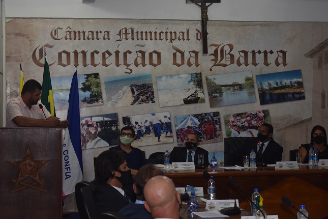 Prefeito Mateusinho participa da cerimônia de abertura do Ano Legislativo na Câmara dos Vereadores.