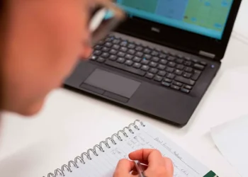 Veja os concursos públicos para se inscrever ainda nesta semana no ES